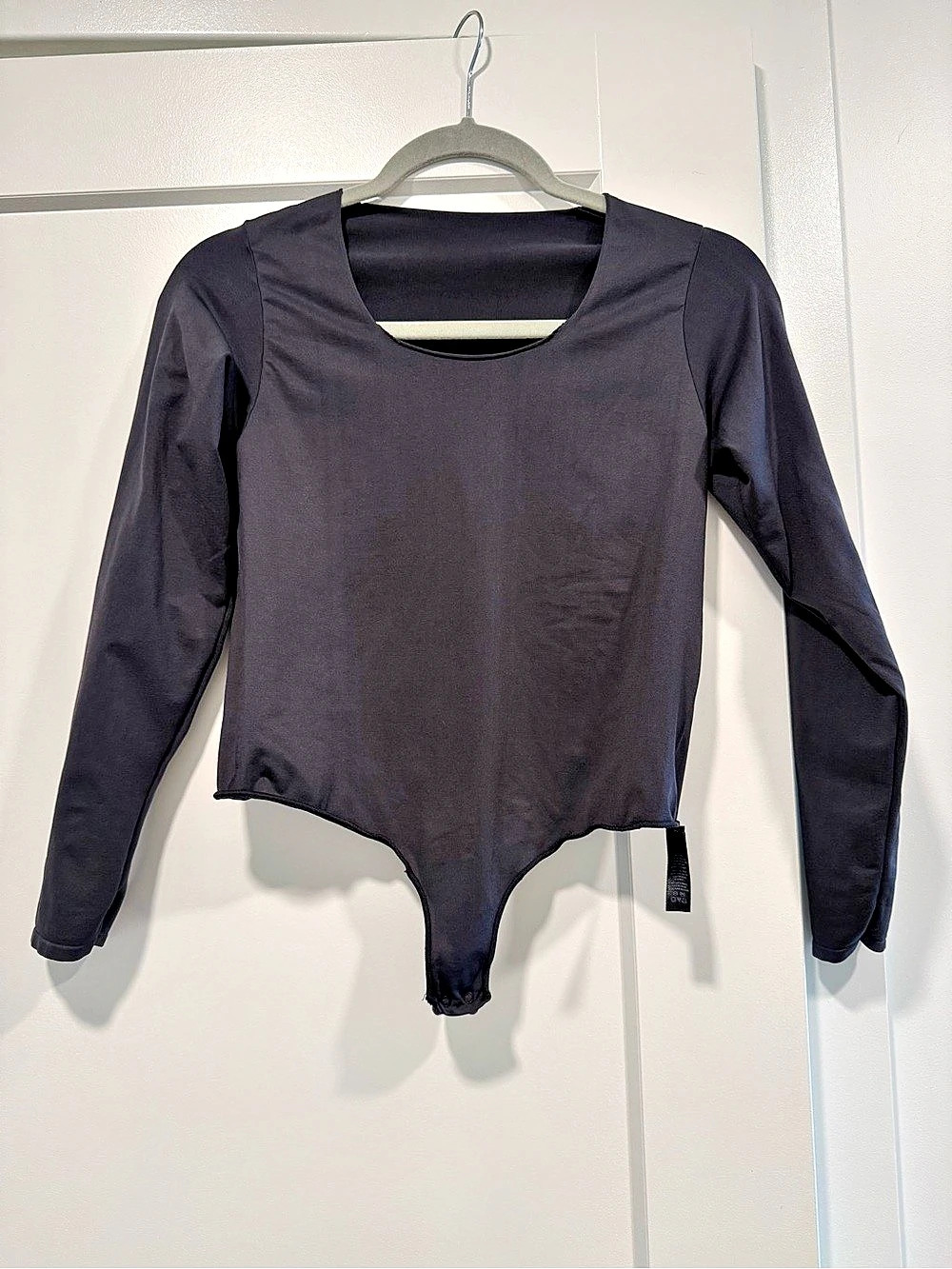 SKIMS Essential Long Sleeve Scoop Neck Bodysuit Black